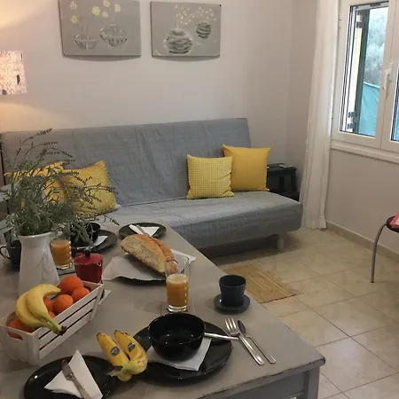 Apartment Paxos Bonzai *